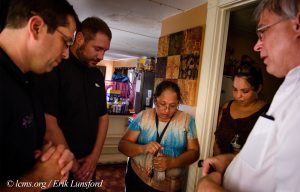 The Rev. Bob Selle of Amigos en Cristo Lutheran Mission (right)